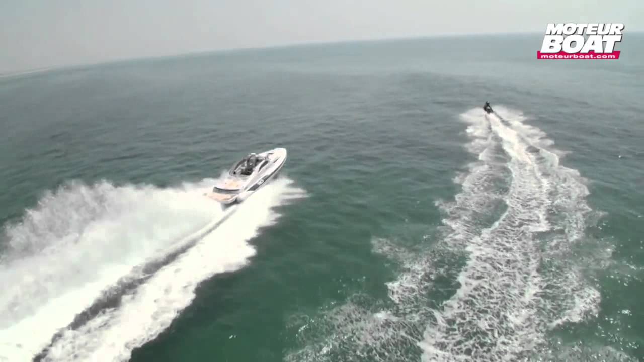 SACS Strider 13 Coup&eacute; vs KAWASAKI Ultra 300X   vid&eacute;o moteurboat com