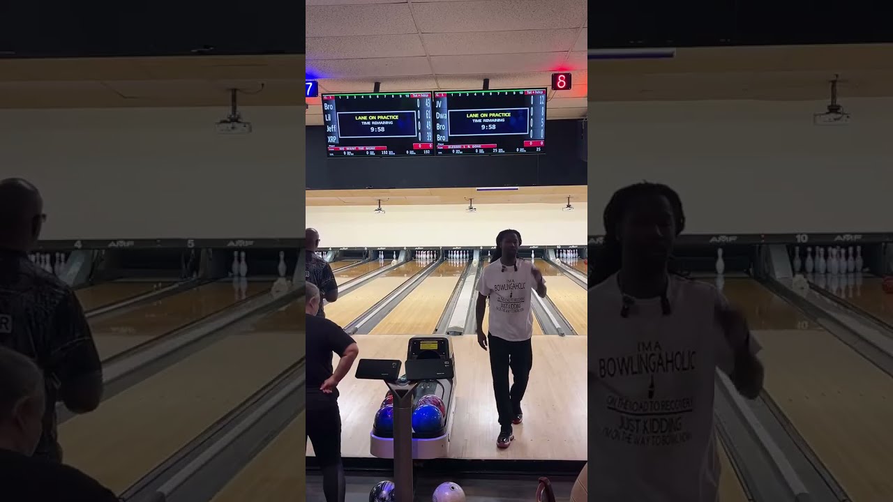 Thursday Bowling 🔥#bowling#bowlervibes #livestreams#bowlingcenter#youtuber#livevideo#shorts#viral