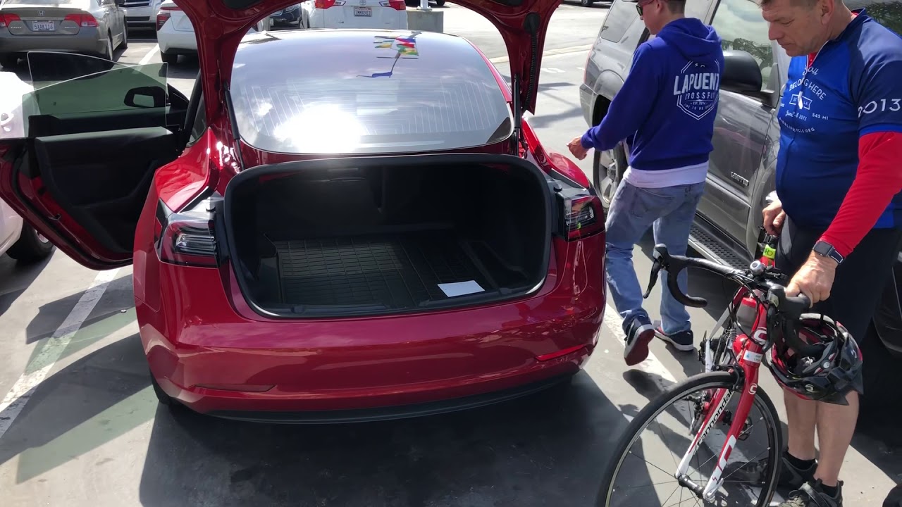 Tesla model 3  does a bicycle fit in the back