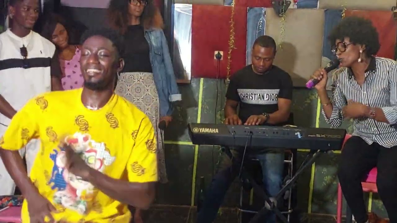 Jenny Ekotto - Etuñe esae