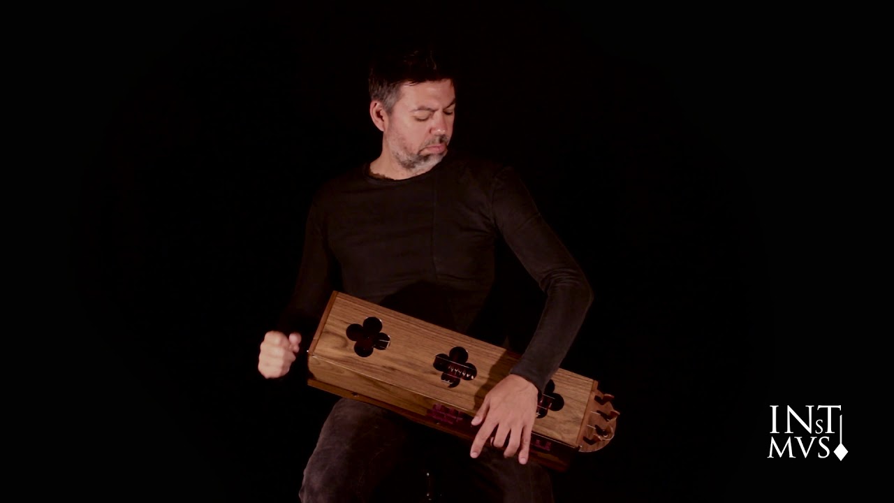 Emilio Villalba.- Sinfonía medieval (Hurdy gurdy).- Cantiga de Santa María