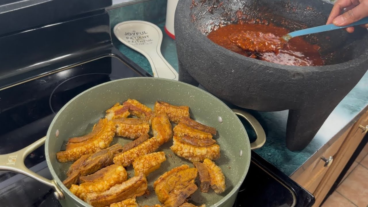 Chicharron en salsa roja deliciosa 