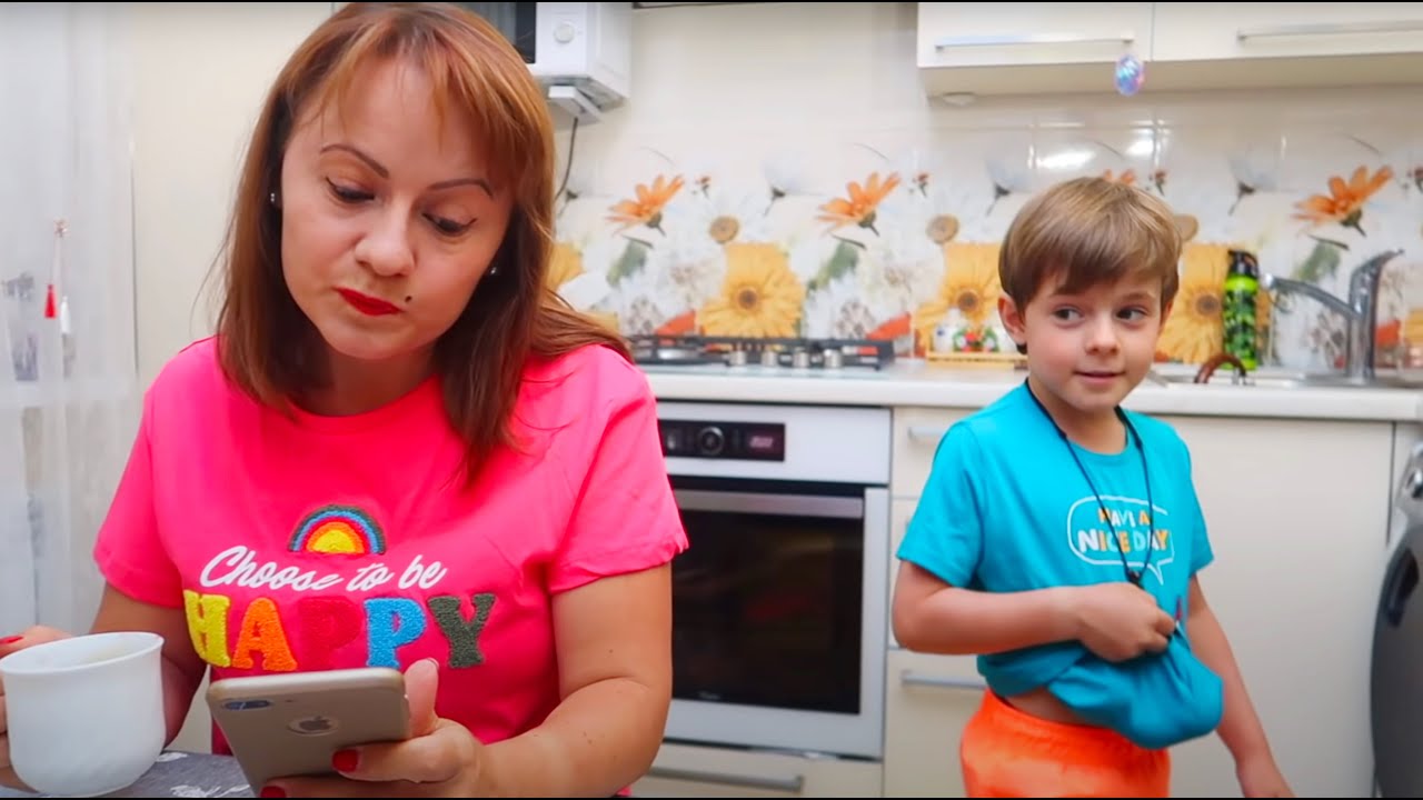 CE se AUDE in CASA? Sketch si Joc Bogdan Show