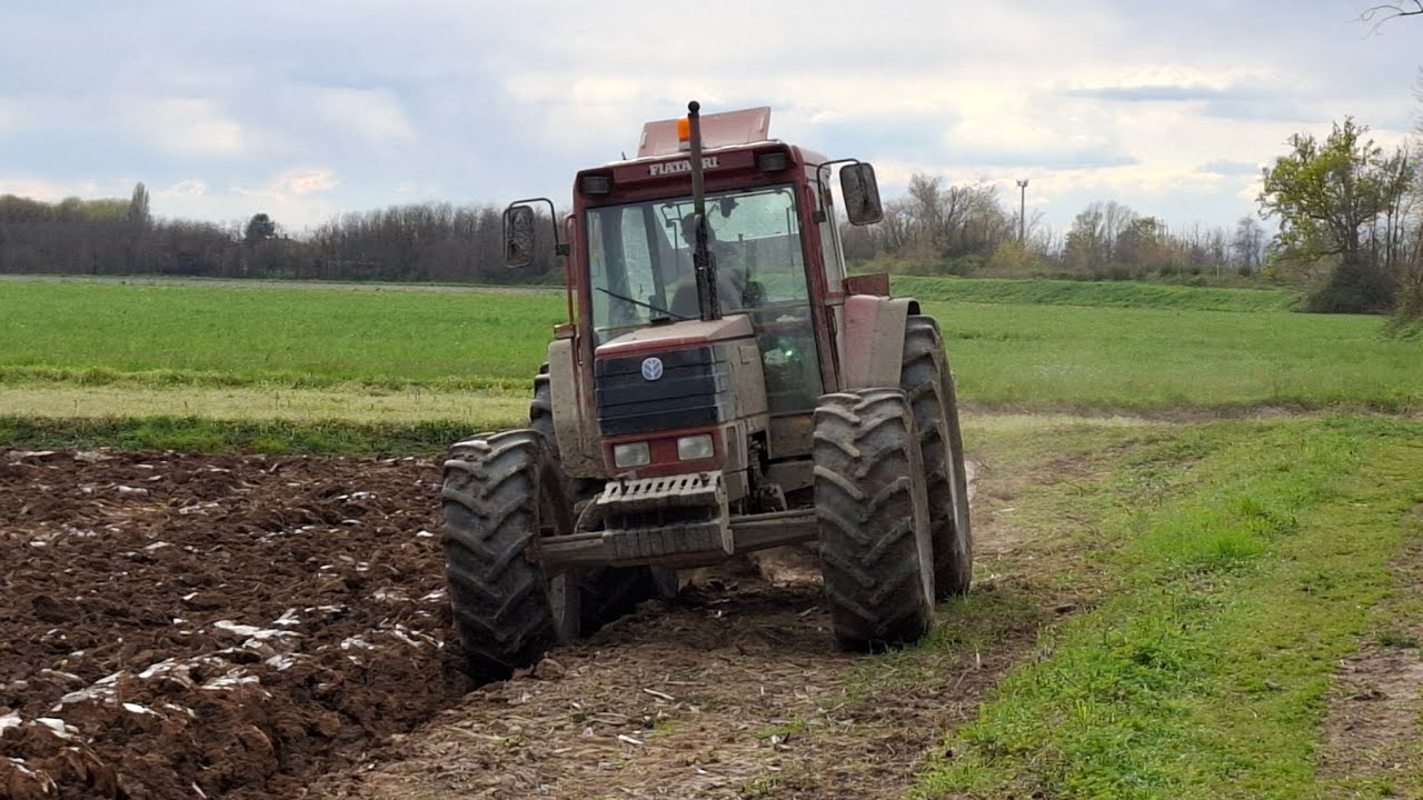 FIATAGRI WINNER F 130- lavoro nella definizione delle capezzagne 