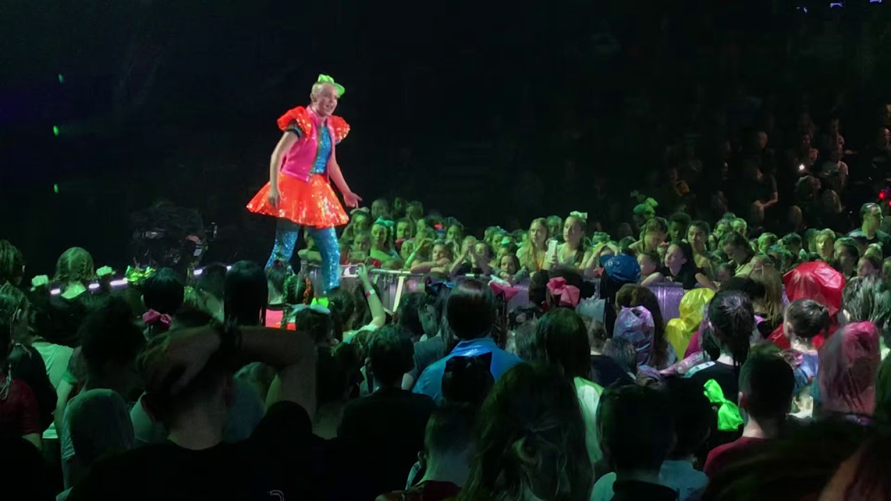 JoJo Siwa at SlimeFest 2018 - part 2