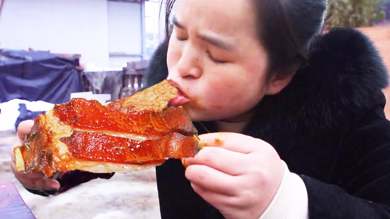 10 фунтов баранины, обмакенной в перцах, по одному кусочку за раз, приятно!