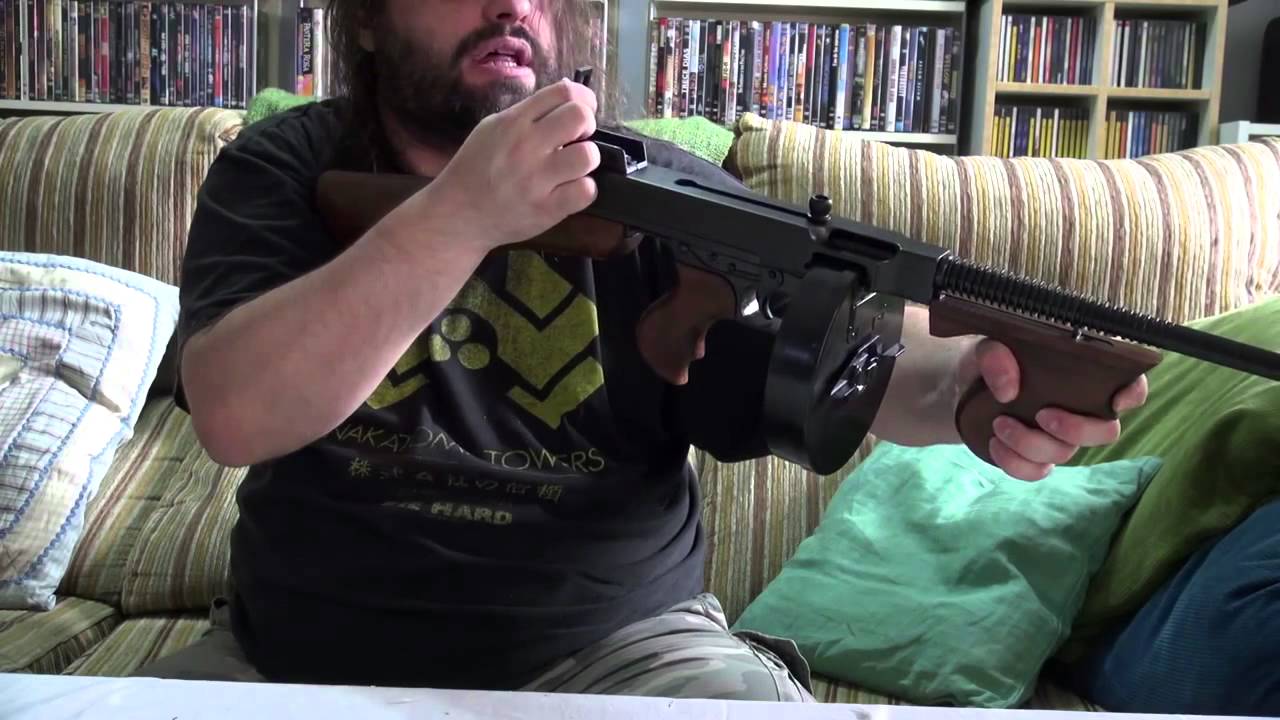 Unboxing del Subfusil Thompson M1928 A1 usada en la WW2