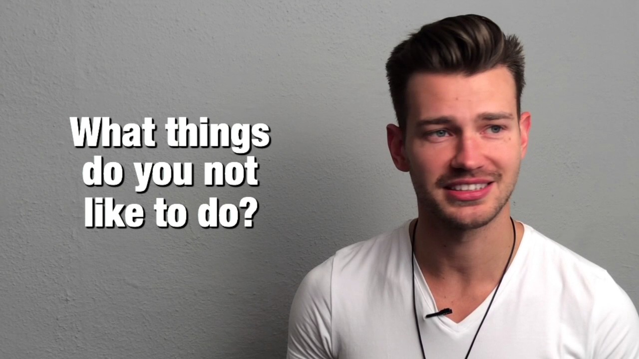 Violinist Filip Pog&aacute;dy | VC 20 Questions Interview