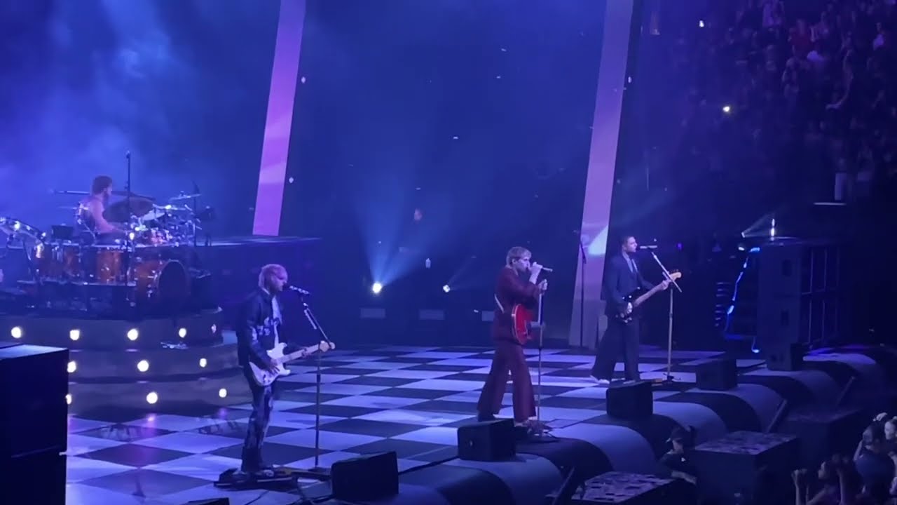 5 Seconds Of Summer Show - MSG NY Aug 21 (Part of opener Meet Me @ the Altar) Full 5SOS Performance