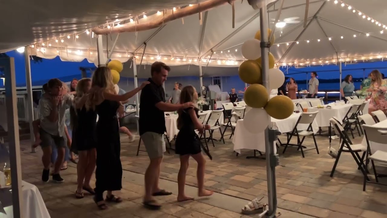 Stillwood: Conga Line!