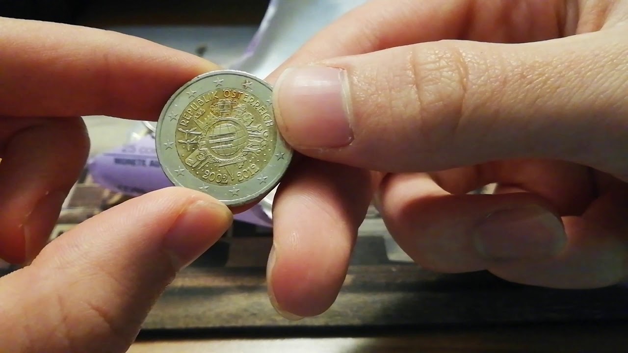 Coin roll hunting 2 euro