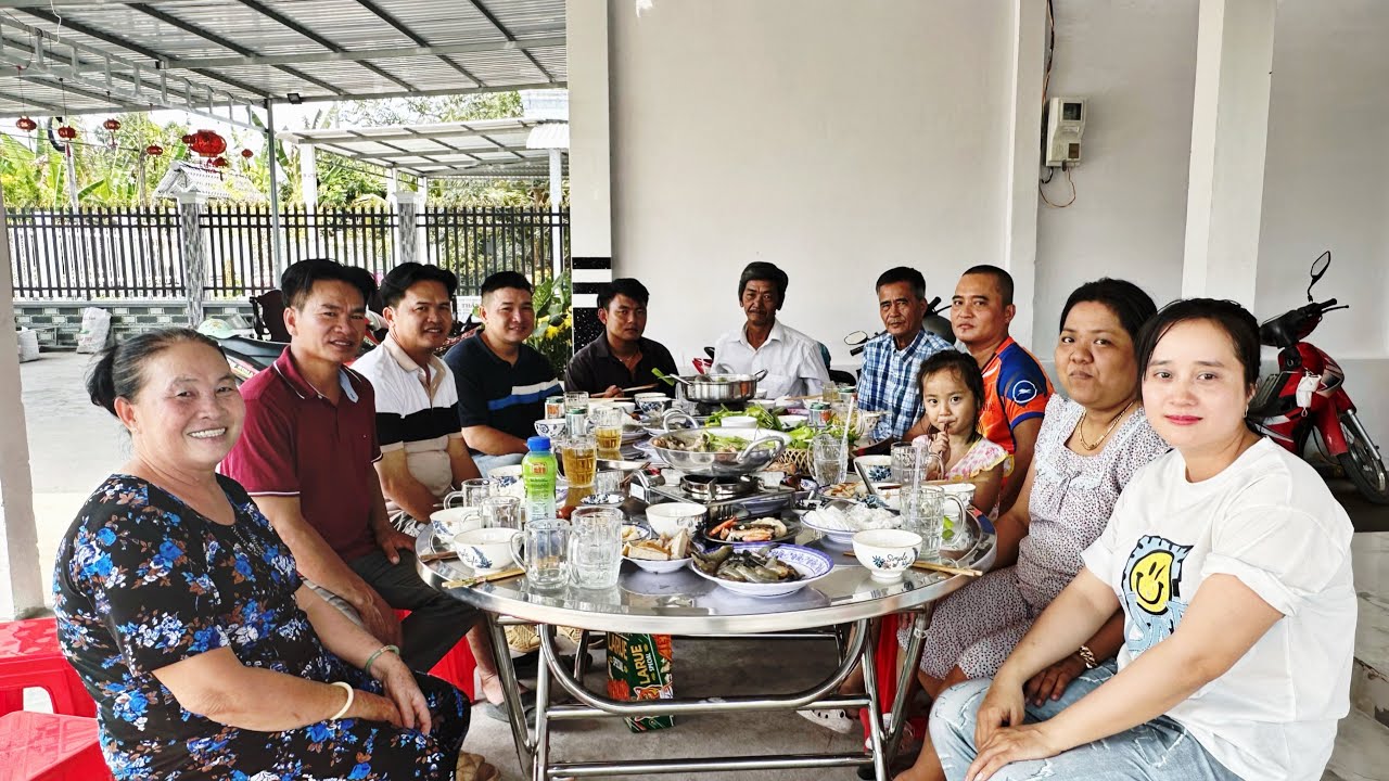 Gia Đình Anh Em Hộp Mặt Trong Những Ngày Xuân Đầu Năm/Hương Trúc Miệt Vườn 