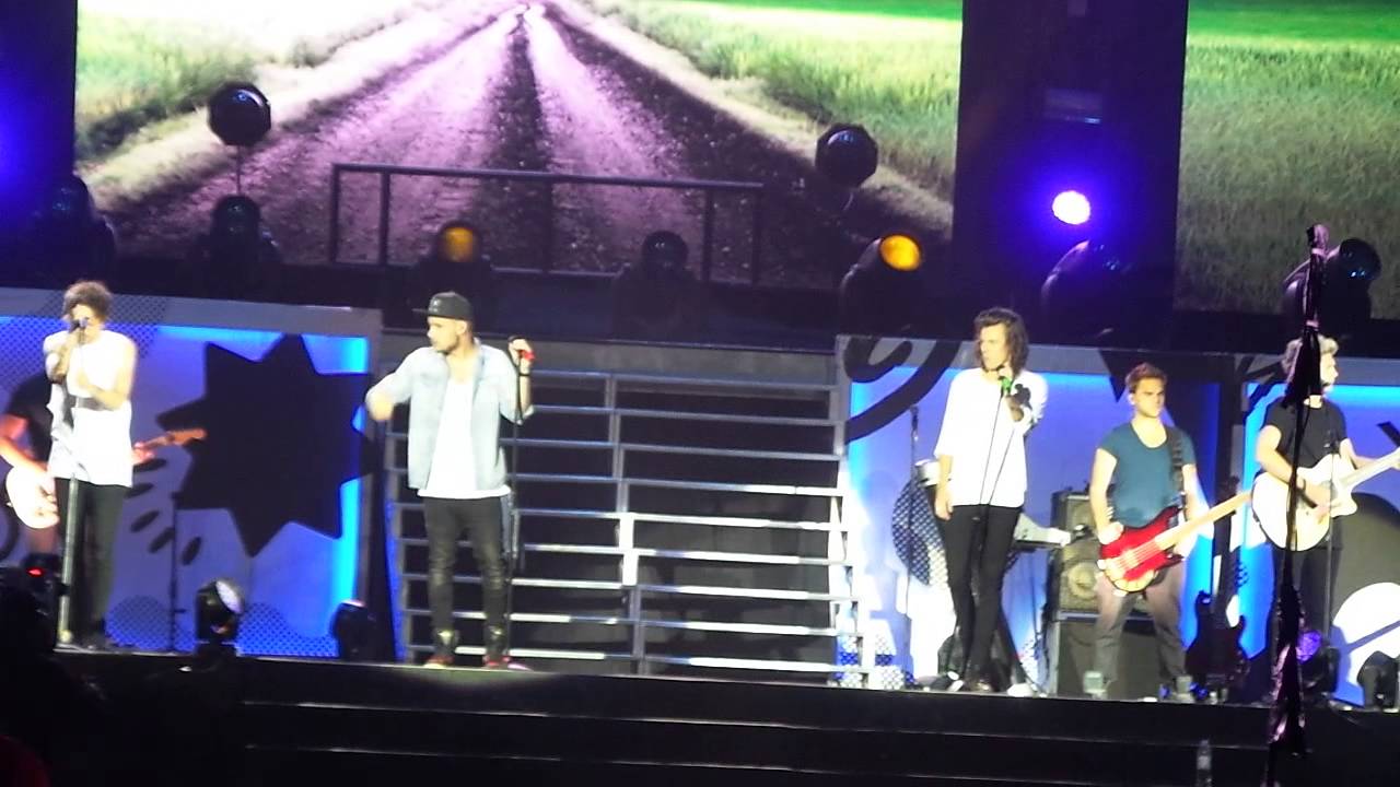 Night Changes - One Direction Live in Dubai