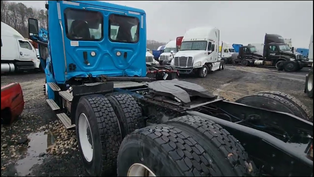 (L00567) 2024 Freightliner Cascadia 126 TRUCK-