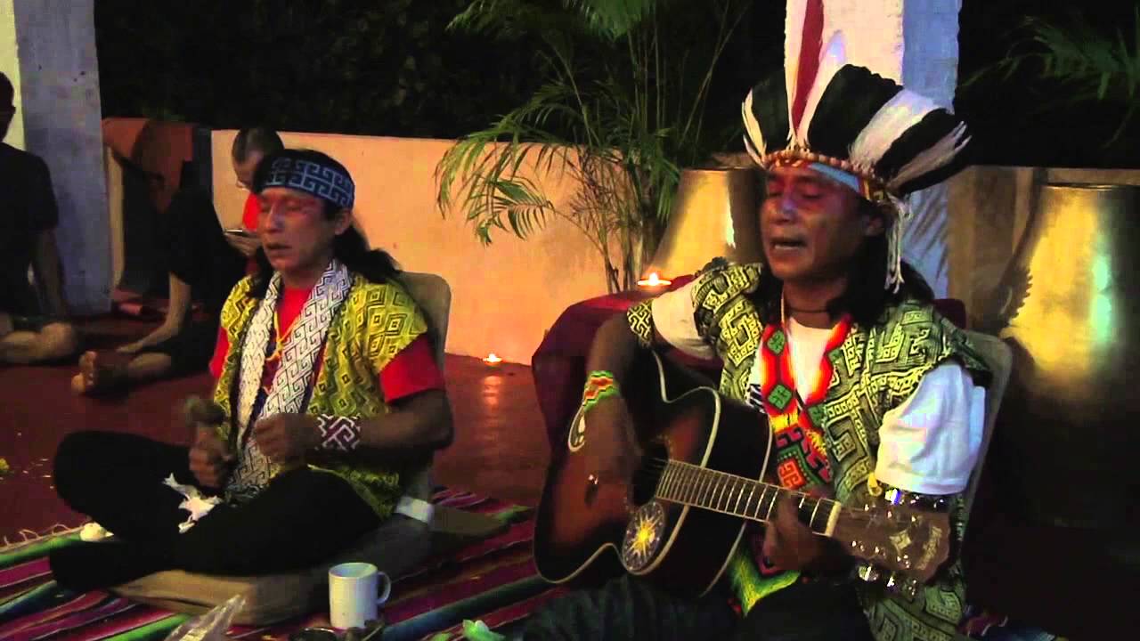 Amazonian Shamanic music -Ninawa Pai Da Mata and Txana Ikakuru. Eskawat&atilde; Kayawai.