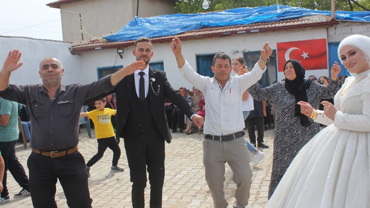 B&Ouml;YLE BİR EĞLENCE TAVAN YAPTI D&Uuml;Ğ&Uuml;N T&Ouml;RENİ NİŞAN MERASİMİ