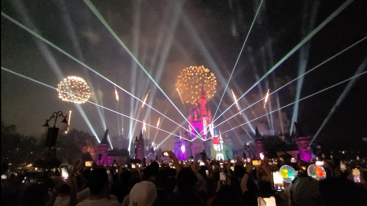 Fantasy in the Sky 2022 New Year's Eve Fireworks Walt Disney World Raw Cell Phone Video 2021 12 31