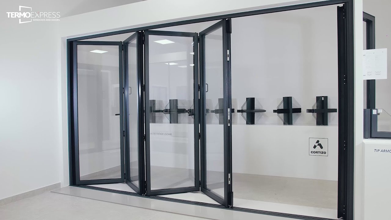 Cortizo Bi-Fold Plus – sistem de uși pliabile, tip armonică, din aluminiu, pentru proiecte premium