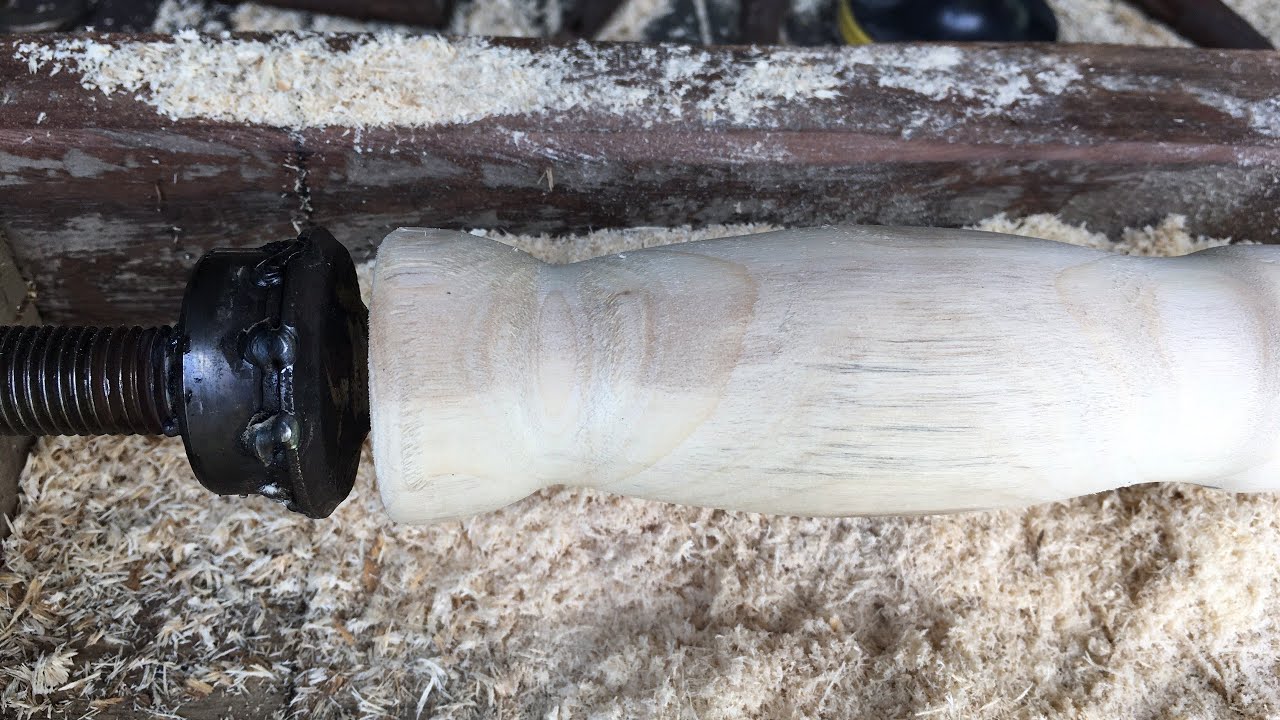 Chế máy tiện gỗ bằng động cơ ve chai | Dẩu DIY