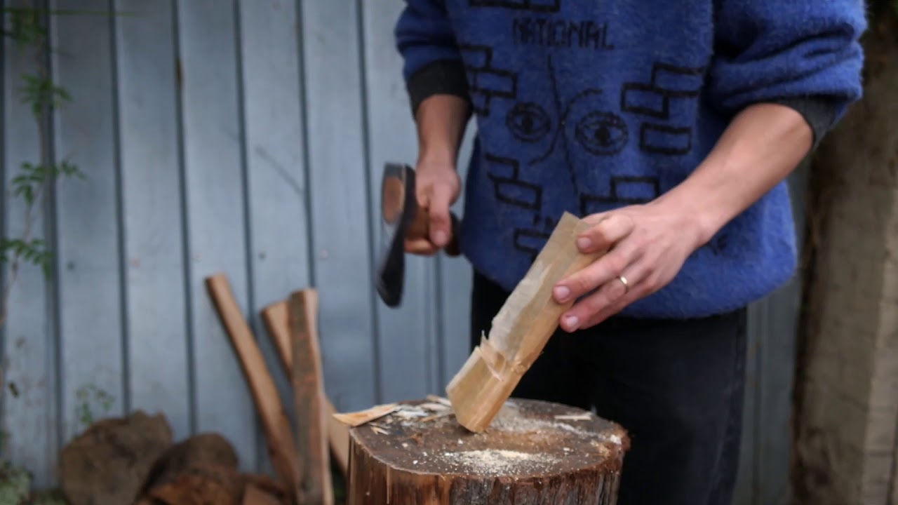 How to Axe the Crank into a Spoon Billet  |  Greenwood Spooncarving tips (#1)