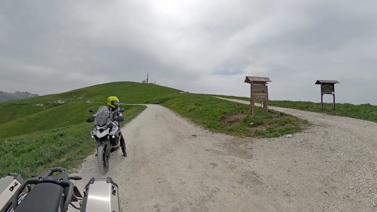 Schotterstra&szlig;e Monte Tomba Italien Venetien mit dem Motorrad | Offroad