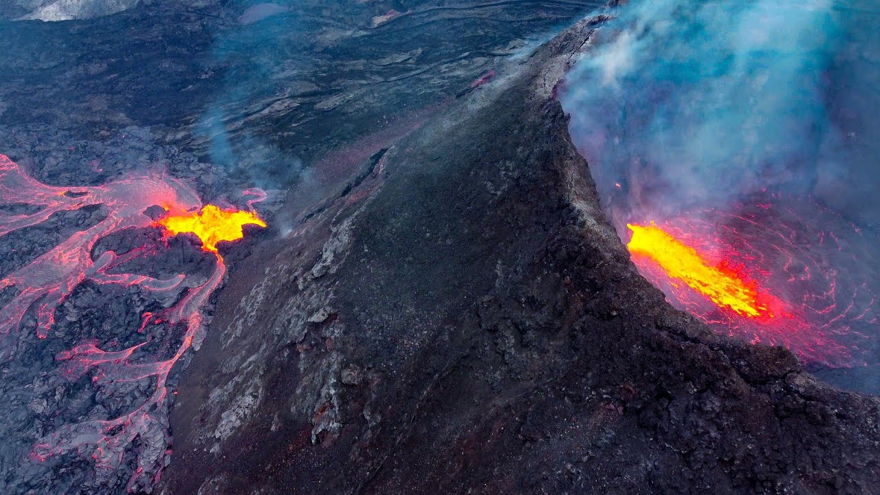 ICELAND VOLCANO HAS 4 NEW VENTS AND THE MAIN ONE IS DOUBLE SIDED!  BACK TO BEAST MODE!-Sep 11, 2021