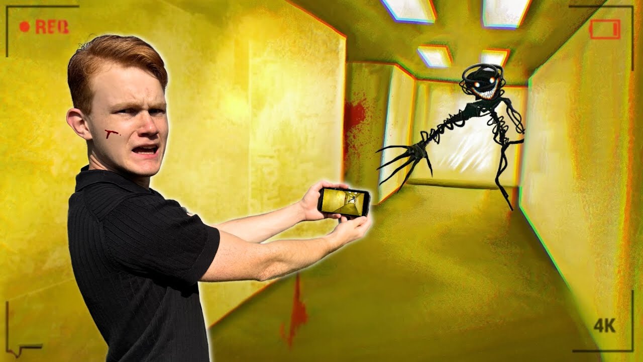 Jag Och Min Kusin Överlever BACKROOMS I Roblox..