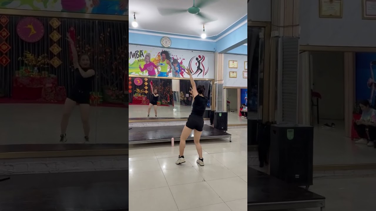 Mùa xuân ơi em.đừng đi nhé 