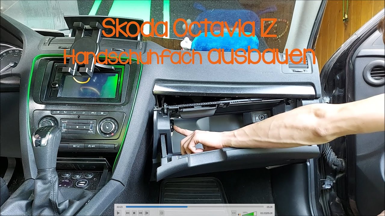 Skoda Octavia 1Z Handschuhfach ausbauen
