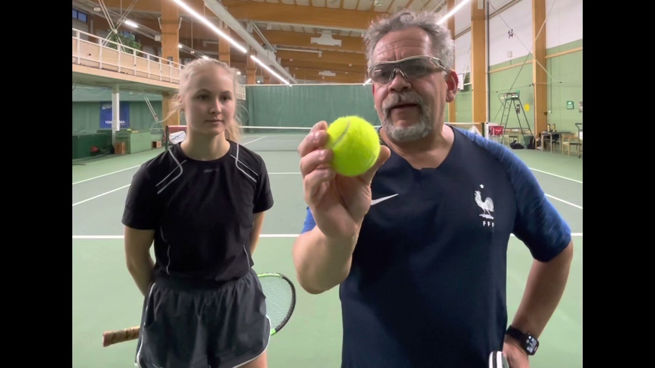 THE TENNIS JONES: HEAD TOUR vs. HEAD TOUR XT ULTIMATE TENNIS BALL CHALLENGE
