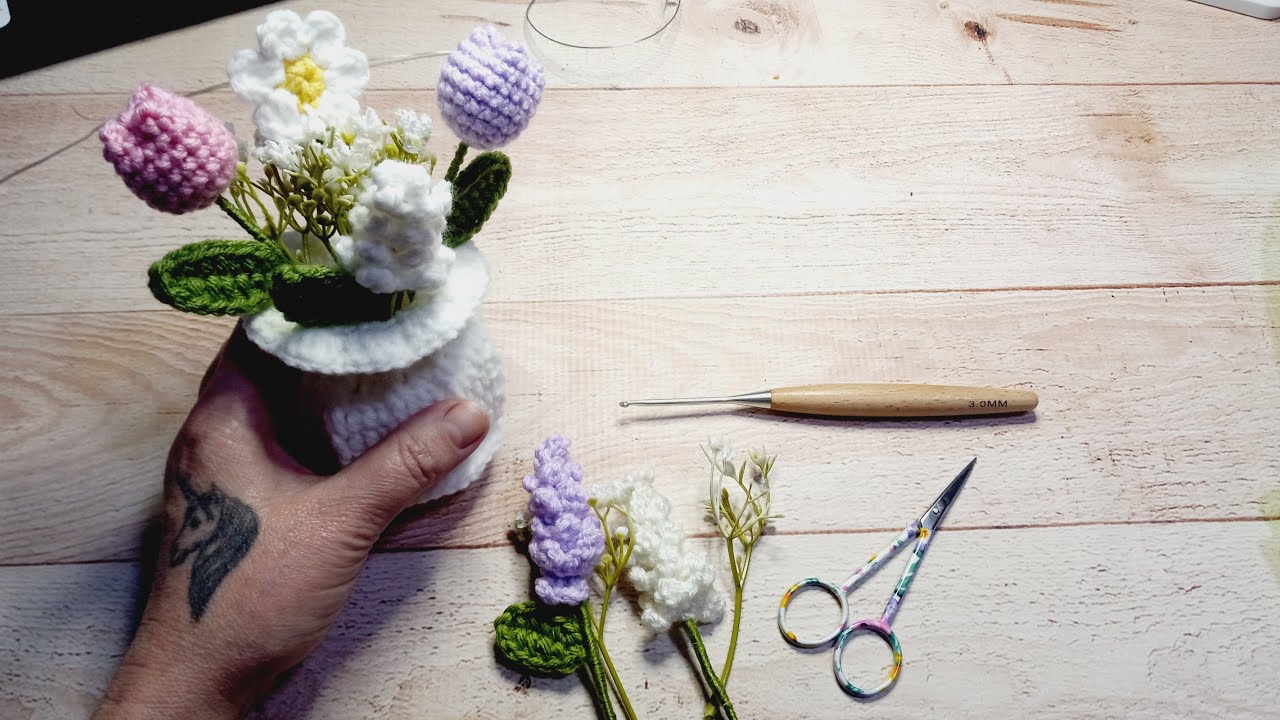 Rosalie's Craft Creations is live! Crocheting small Flowers 💐 #livecrochet #flowers