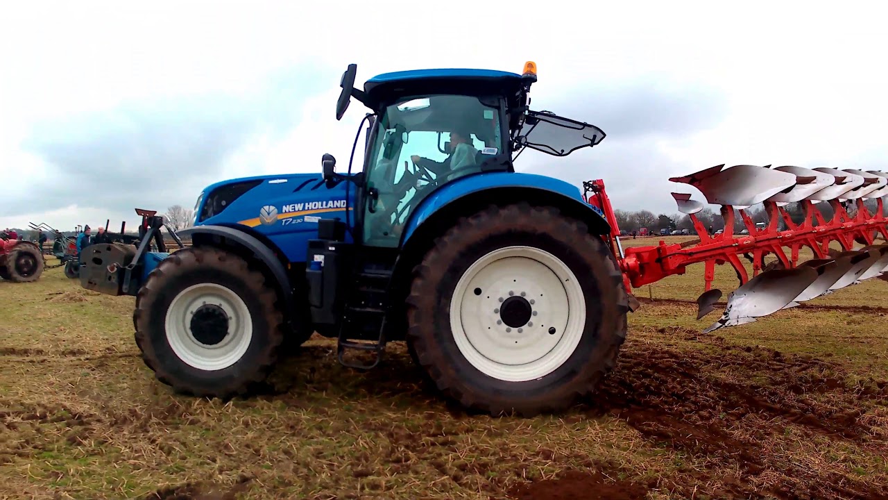 2018 New Holland T7.230 6.7 Litre 6-Cyl Diesel Tractor (180/225HP) With Kuhn Reversible Plough