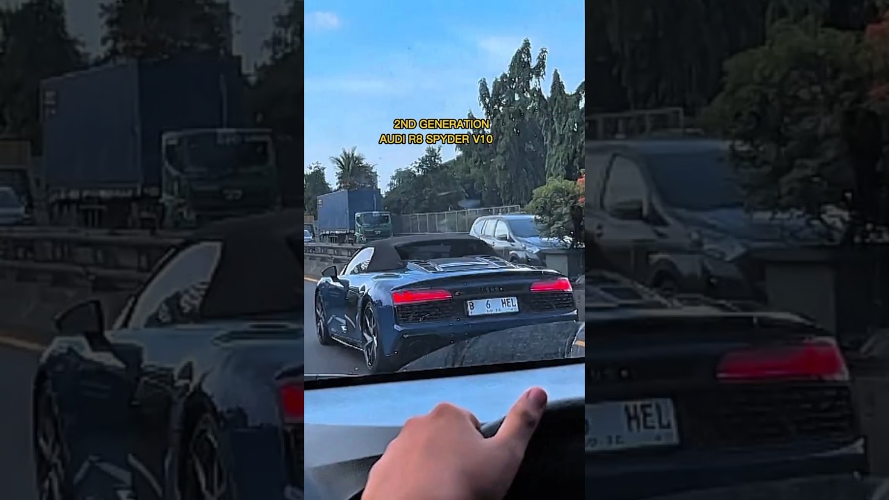 Audi R8 Spyder. 