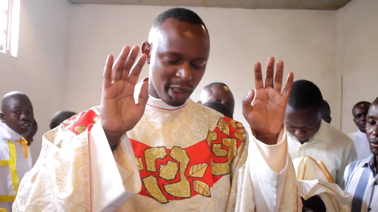 Messe de Noël et anniversaire d'un an de la chorale saint Joseph kanyaruchinya/Goma