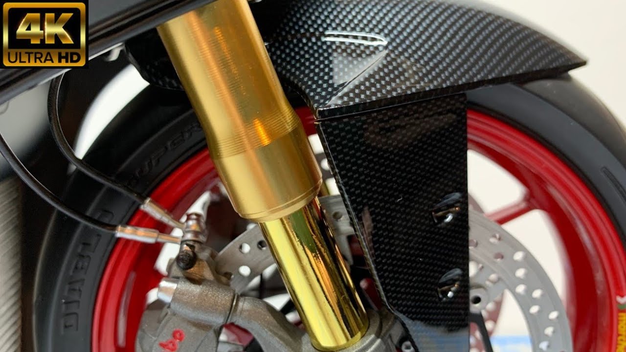 13 Pocher 1:4 Ducati 1299 Panigale R Final Edition - Build - Steps 22, 23, 24