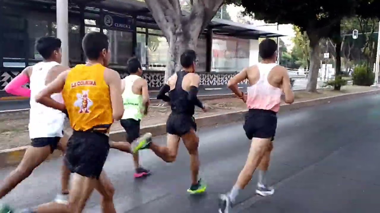 Salida del maratón y medio maratón de Puebla #puebla