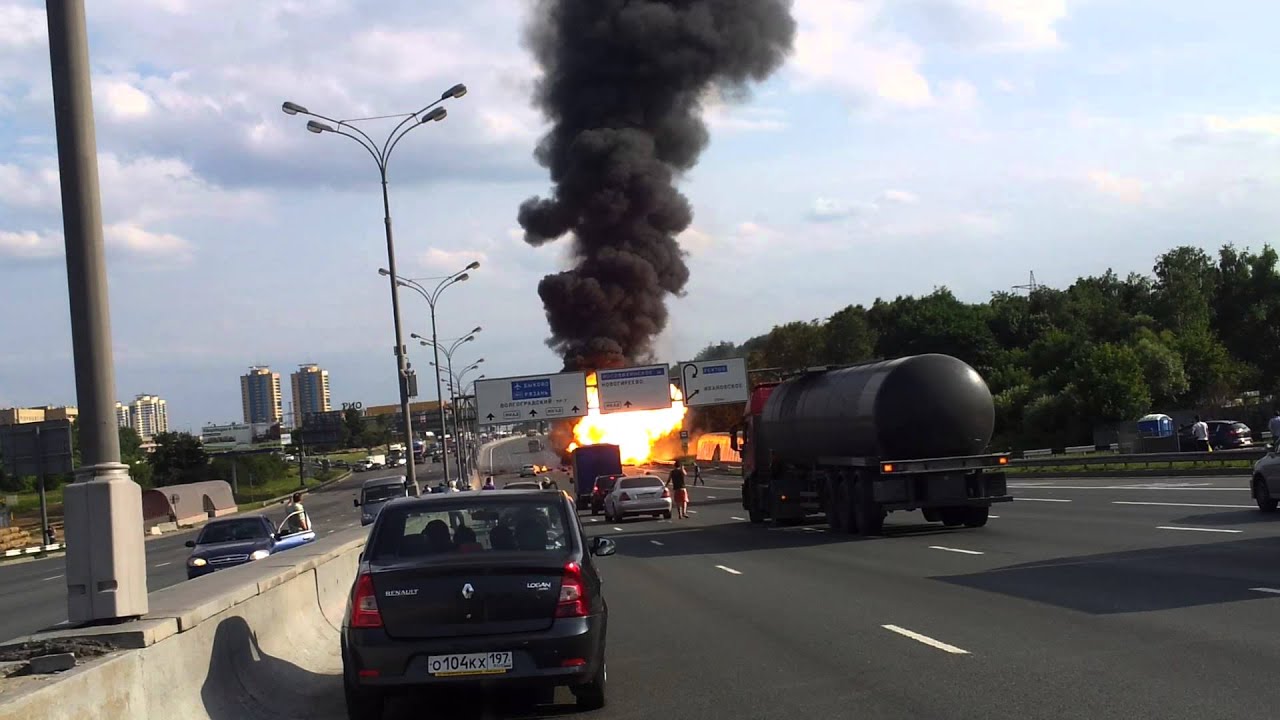 МКАД 13 июля. Рвутся баллоны с газом
