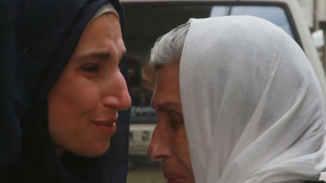 توب العيرة  (الوثائقي الكامل) - The Borrowed Dress (Full Documentary)