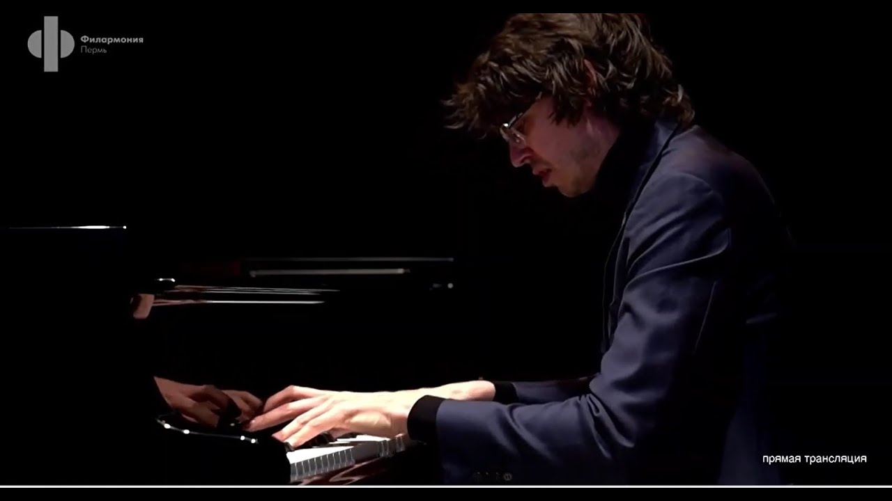 Lucas Debargue plays Schumann Piano Sonata No. 3 (Konzert ohne Orchester)