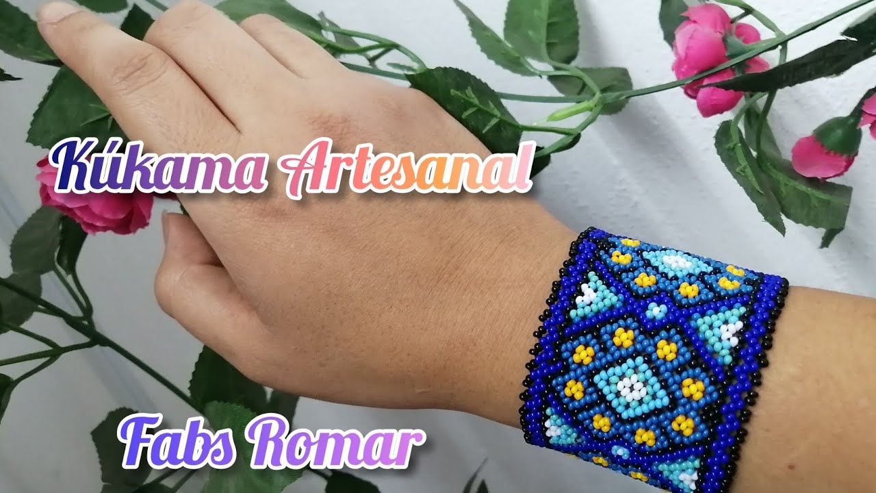 Pulsera /manilla Peyote en chaquira.