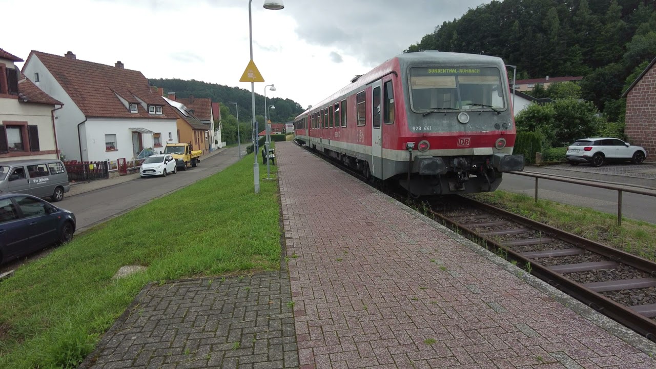 Zugverkehr am Haltepunkt Dahn Süd