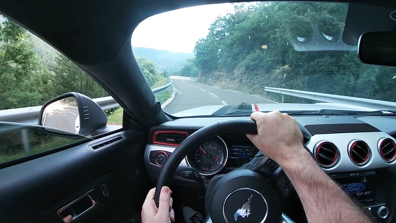 Mustang GT Sonido en Carretera de montaña / Puerto de Cotefablo