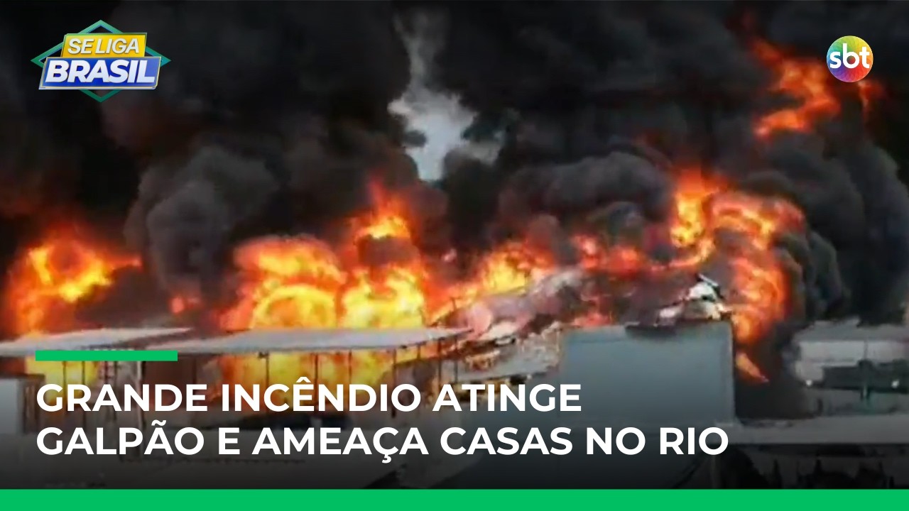 Incêndio de grandes proporções atinge galpão na zona norte do Rio | #SeLigaBrasil