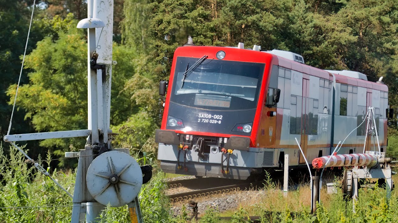Stare rogatki mechaniczne z dzwonkiem – SA108-002 w Nowejwsi Mochach | Polish railroad crossing