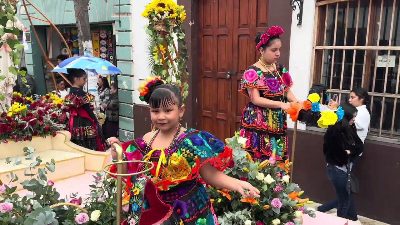 #sancristobaldelascasas Desfile de inicio de festividades en Honor a la Virgen de la Merced.