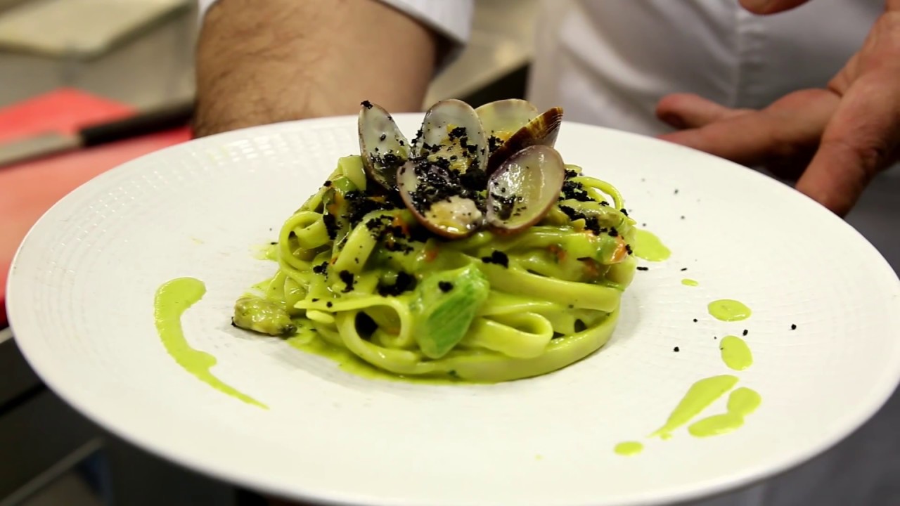Fettuccelle al limone e pepe, con vongole veraci