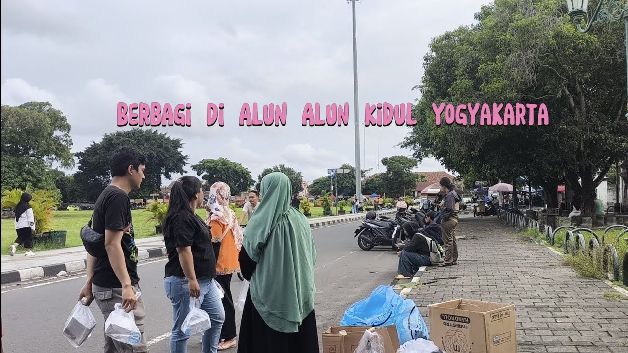 Berbagi Di Alun Alun Kidul Yogyakarta