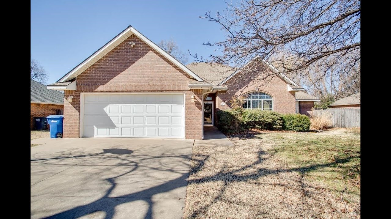 2112 Hunters Hill Dr | Enid Real Estate
