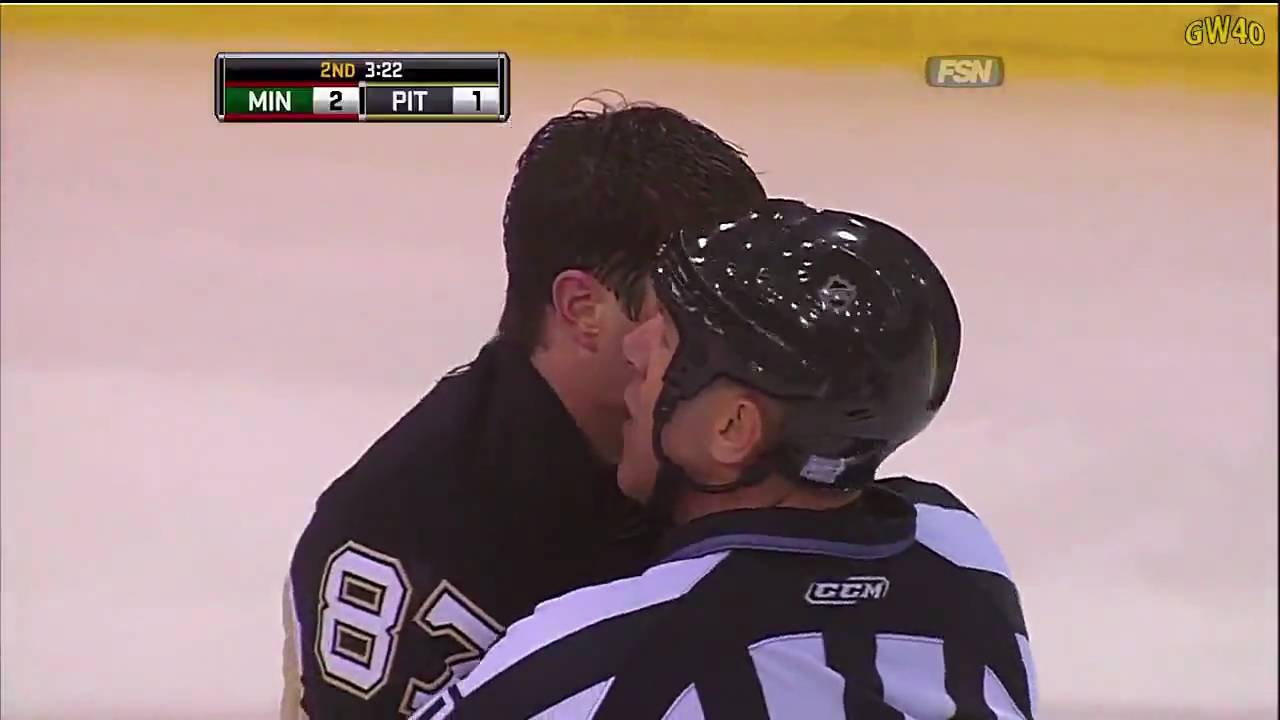 Fight: Sidney Crosby vs Marek Zidlicky (10-31-2009)