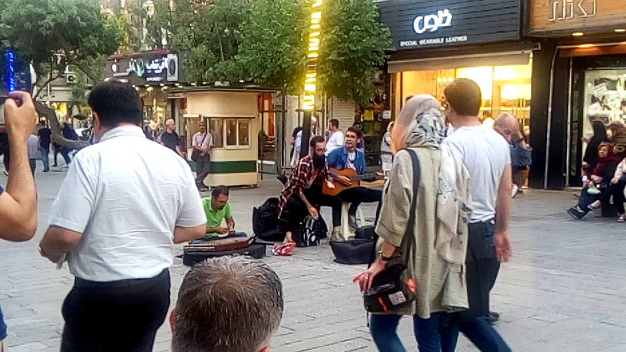 یه عصر قشنگ ،تهران ،باغ سپهسالار ،هنرمندان و موسیقی فوق العاده ی خیابونی